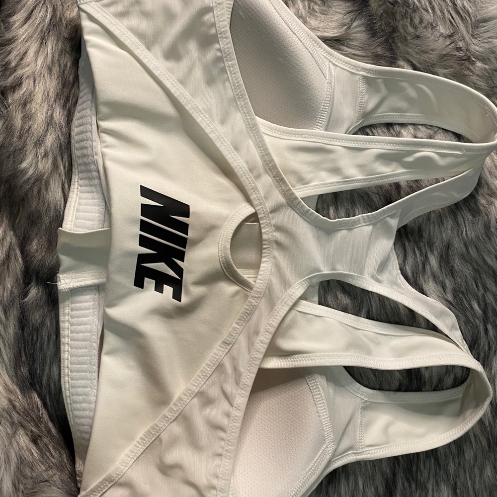 New Nike Sports Bra / High Support / XL
